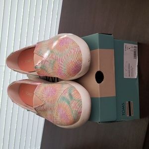 TOMS Slip ons
